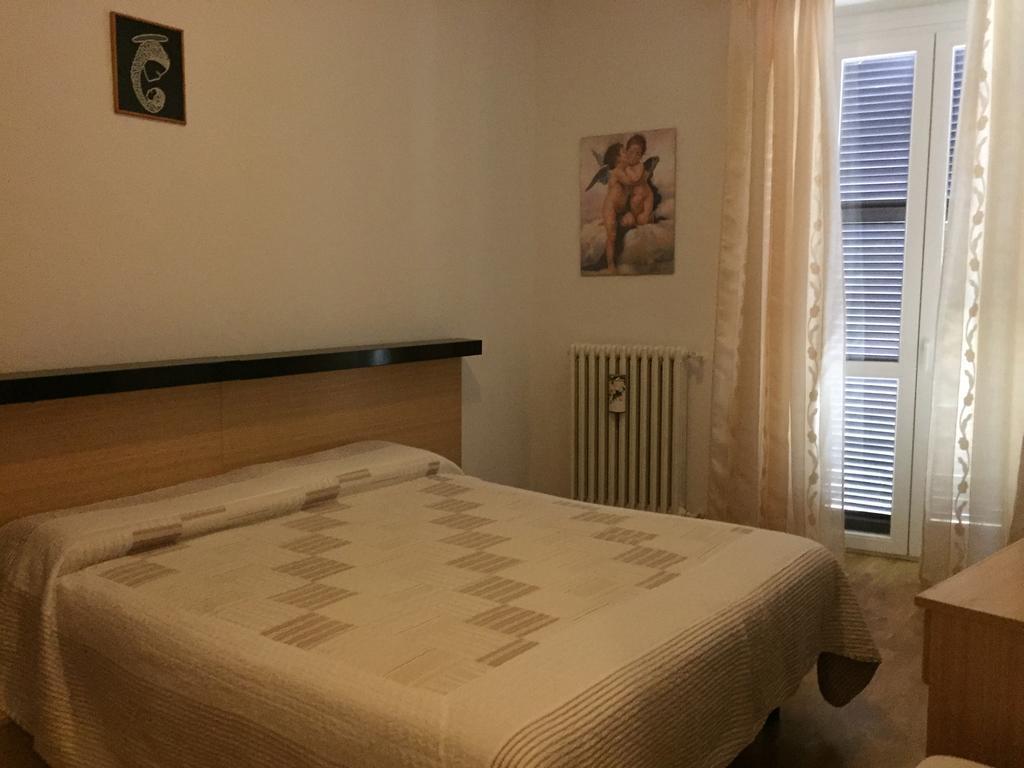 Hotel Plinio Lenno Kamer foto